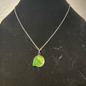 Elegant Green Pendant Necklace